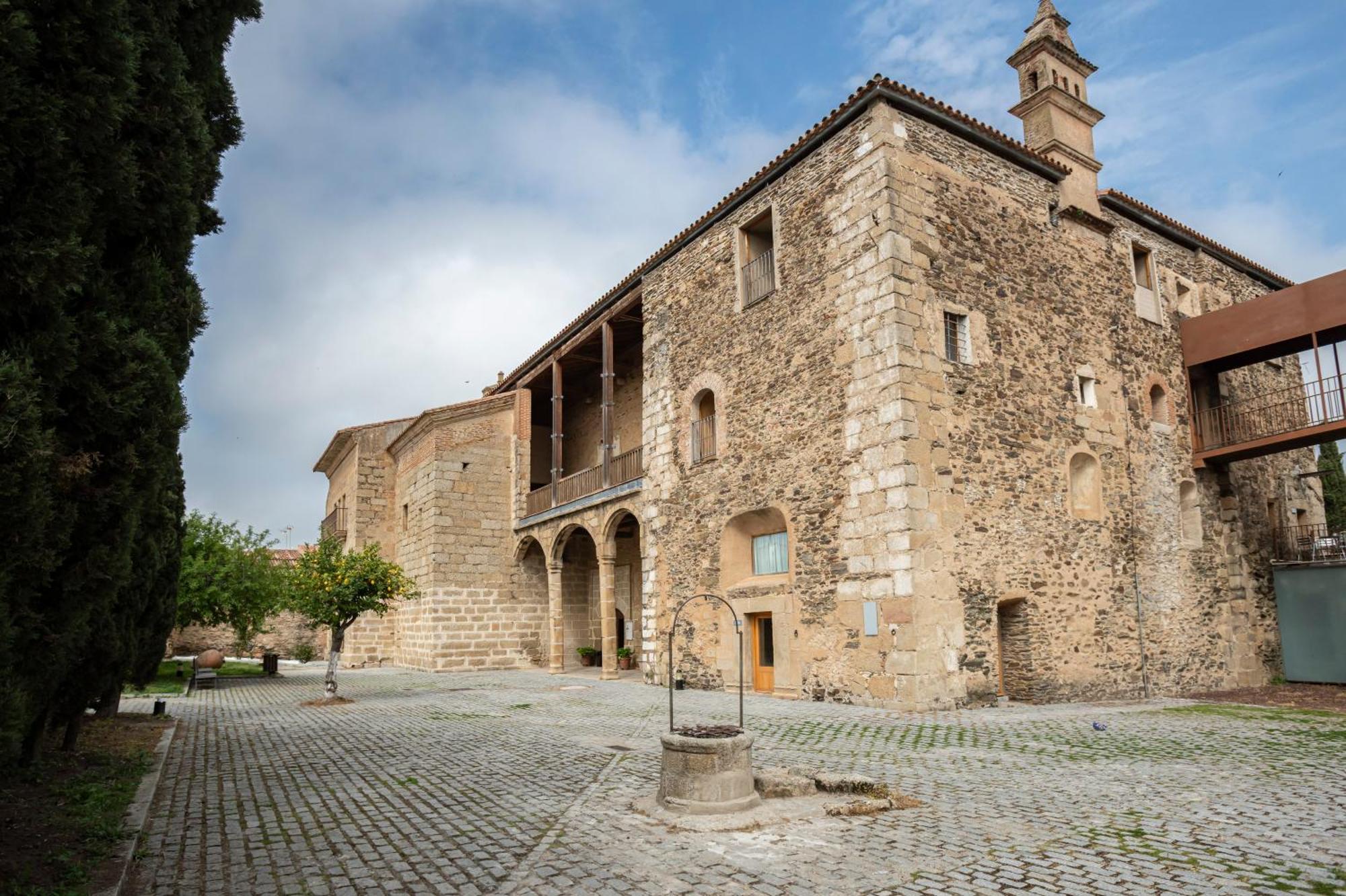 Hotel Hospedería Puente de Alconétar Garrovillas Exterior foto