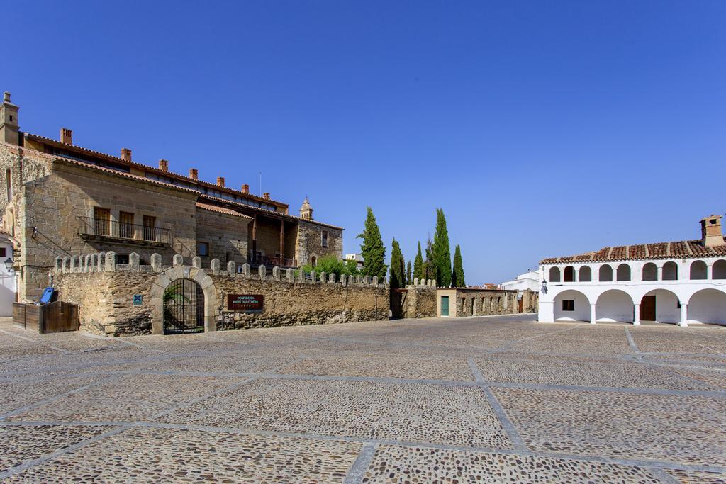 Hotel Hospedería Puente de Alconétar Garrovillas Exterior foto