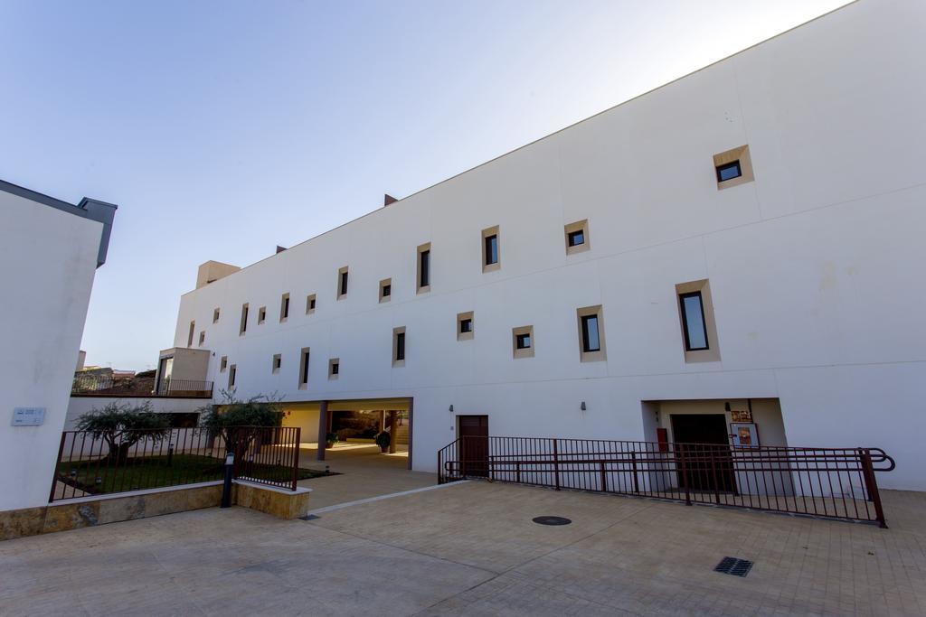 Hotel Hospedería Puente de Alconétar Garrovillas Exterior foto